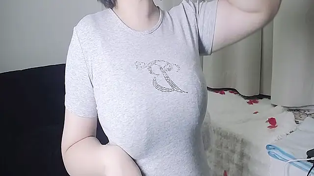 Hey-Cute online show from 01/17/25, 05:41