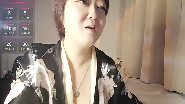 Hey-Cute online show from 02/18/25, 09:09