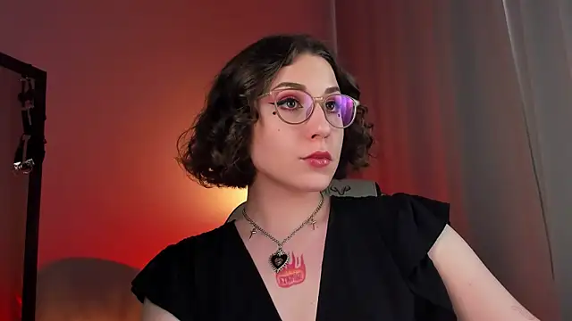 Snapshot of Eva_Moss_ chatting on 03/17/25, 10:38 Eva Moss online show from 03/17/25, 10:38