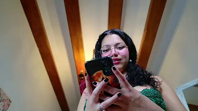 Snapshot of SelenaBlumX chatting on 02/14/25, 12:51 SelenaBlumX online show from 02/14/25, 12:51