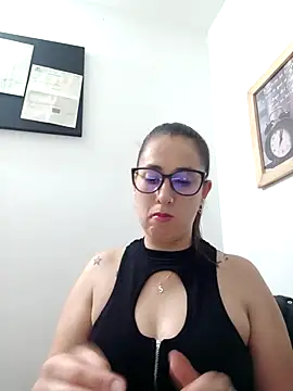 CHARLOTTE 1711 online show from 02/10/25, 12:19