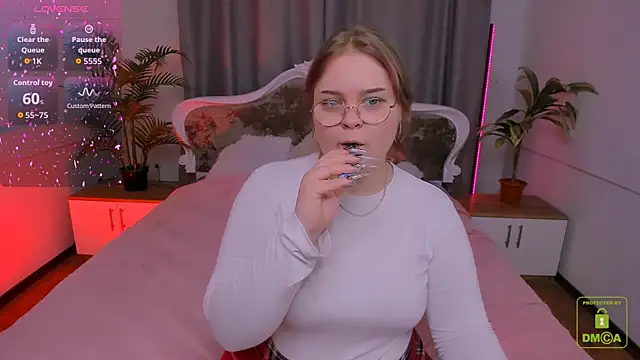 Erica  Alta online show from 11/17/25, 06:52