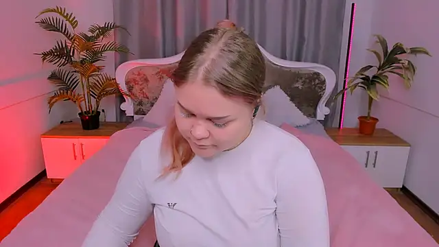 Erica  Alta online show from 12/05/25, 06:33