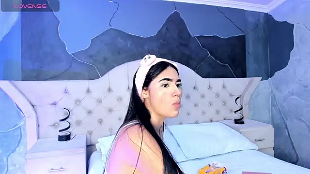 BellaaStorm online show from 09/10/25, 02:50