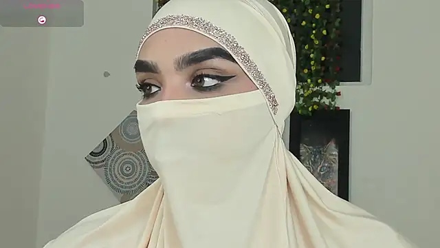 Snapshot of Maissa_Alabi chatting on 10/11/25, 06:39 Maissa Alabi online show from 10/11/25, 06:39