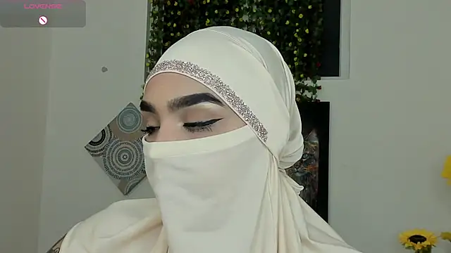 Snapshot of Maissa_Alabi chatting on 10/14/25, 06:42 Maissa Alabi online show from 10/14/25, 06:42