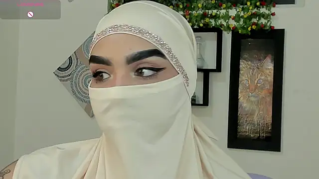 Snapshot of Maissa_Alabi chatting on 10/19/25, 09:59 Maissa Alabi online show from 10/19/25, 09:59