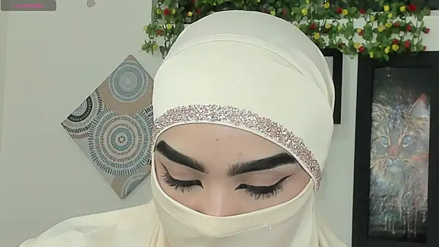 Snapshot of Maissa_Alabi chatting on 10/20/25, 07:03 Maissa Alabi online show from 10/20/25, 07:03