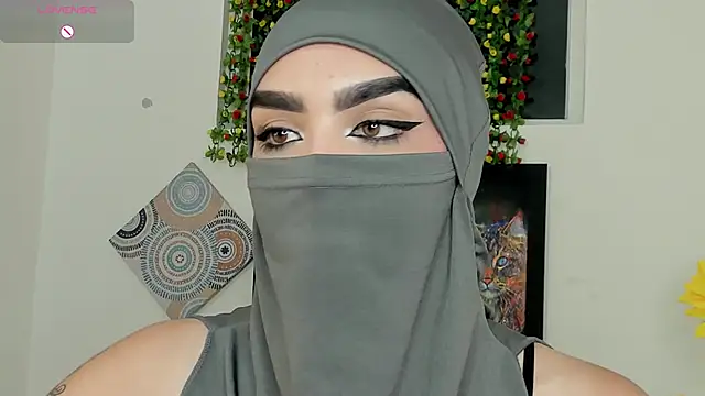 Snapshot of Maissa_Alabi chatting on 10/23/25, 04:17 Maissa Alabi online show from 10/23/25, 04:17