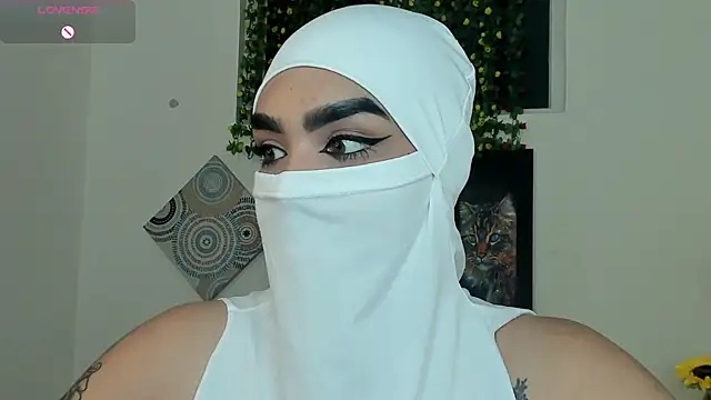 Snapshot of Maissa_Alabi chatting on 10/29/25, 06:53 Maissa Alabi online show from 10/29/25, 06:53