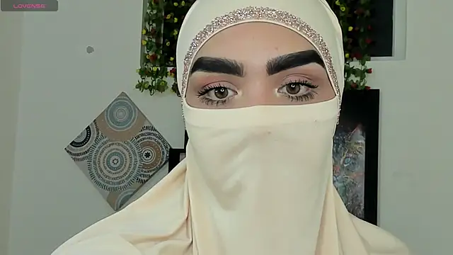 Snapshot of Maissa_Alabi chatting on 10/30/25, 07:58 Maissa Alabi online show from 10/30/25, 07:58