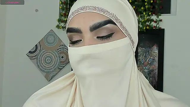 Snapshot of Maissa_Alabi chatting on 11/05/25, 07:36 Maissa Alabi online show from 11/05/25, 07:36