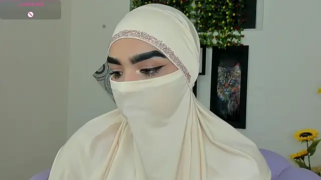 Snapshot of Maissa_Alabi chatting on 11/14/25, 07:01 Maissa Alabi online show from 11/14/25, 07:01