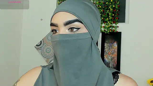 Snapshot of Maissa_Alabi chatting on 11/15/25, 06:37 Maissa Alabi online show from 11/15/25, 06:37