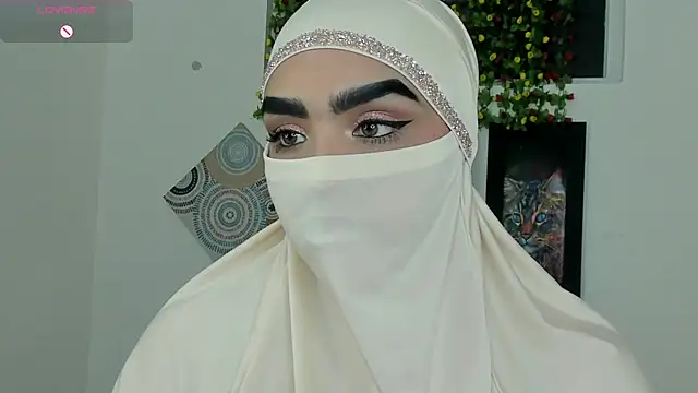 Snapshot of Maissa_Alabi chatting on 11/18/25, 07:29 Maissa Alabi online show from 11/18/25, 07:29