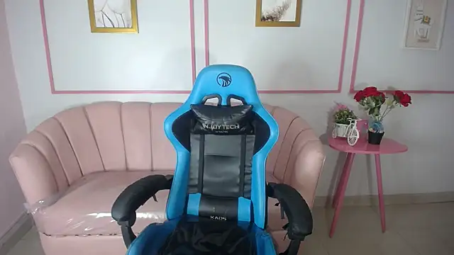 zoe ch  online show from 03/11/25, 09:48