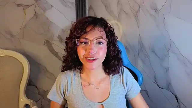 zoe ch  online show from 06/04/26, 03:12