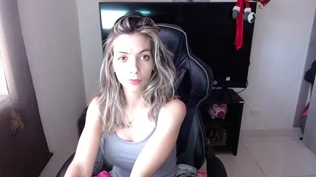 Princezzlove3 online show from 01/20/25, 08:18