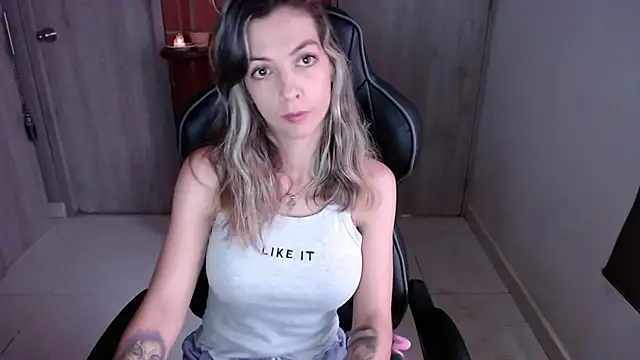 Princezzlove3 online show from 02/04/25, 12:33