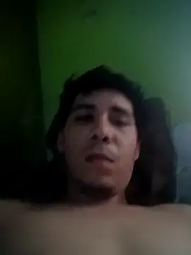 Snapshot of Maguito02 chatting on 09/27/25, 04:34 Maguito02 online show from 09/27/25, 04:34