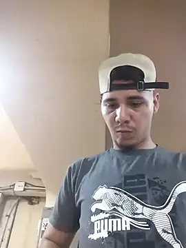 Snapshot of Maguito02 chatting on 09/29/25, 01:38 Maguito02 online show from 09/29/25, 01:38