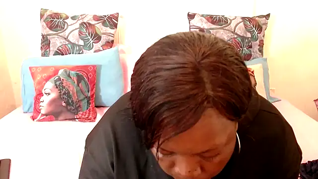 omalicha98 online show from 02/17/25, 05:58