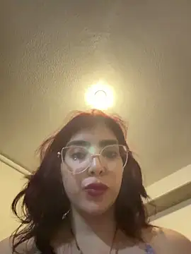 Snapshot of MartinaSooler chatting on 06/12/26, 04:11 MartinaSooler online show from 06/12/26, 04:11