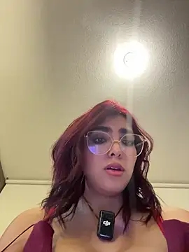 Snapshot of MartinaSooler chatting on 06/17/26, 03:20 MartinaSooler online show from 06/17/26, 03:20