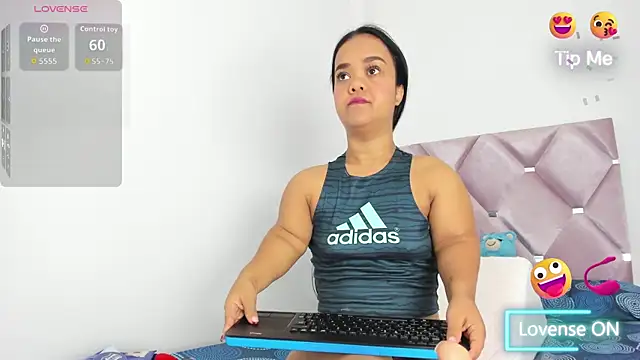 AnieRey online show from 02/11/26, 09:42