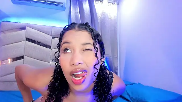 BrigitteRoy  online show from 06/06/26, 03:11
