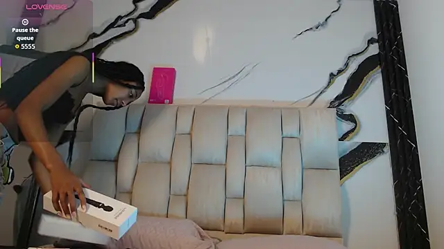 esmeralda-bk online show from 11/22/25, 07:35