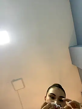 Aitana Hilton  online show from 10/22/25, 11:54