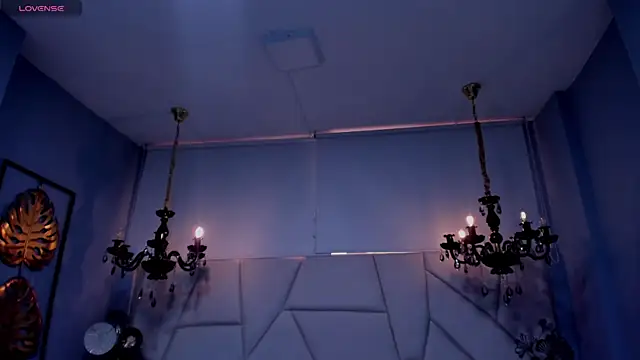 Aitana Hilton  online show from 12/18/25, 01:17