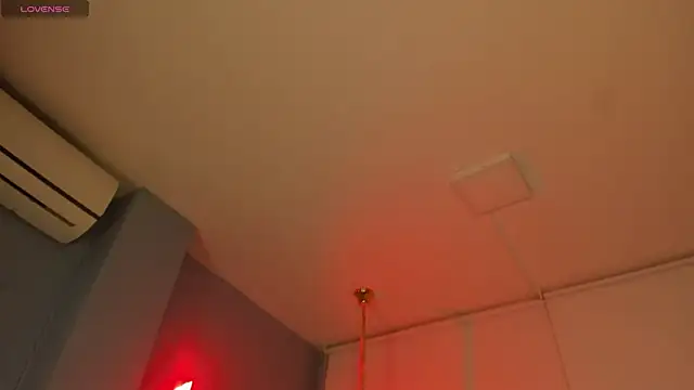 Aitana Hilton  online show from 01/13/26, 11:37