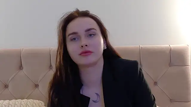 Snapshot of Lilliana_Moon chatting on 01/25/25, 01:19 Lilliana Moon online show from 01/25/25, 01:19