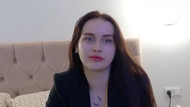 Snapshot of Lilliana_Moon chatting on 01/25/25, 04:24 Lilliana Moon online show from 01/25/25, 04:24