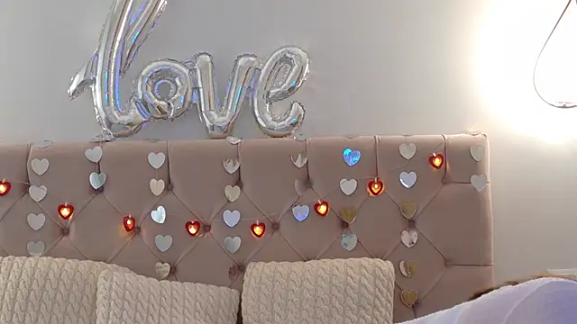 Snapshot of Lilliana_Moon chatting on 02/14/25, 09:13 Lilliana Moon online show from 02/14/25, 09:13