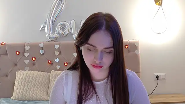 Snapshot of Lilliana_Moon chatting on 02/21/25, 12:28 Lilliana Moon online show from 02/21/25, 12:28