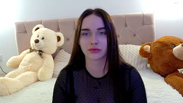 Snapshot of Lilliana_Moon chatting on 10/18/25, 06:58 Lilliana Moon online show from 10/18/25, 06:58