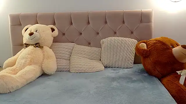 Lilliana Moon online show from 04/15/26, 08:21