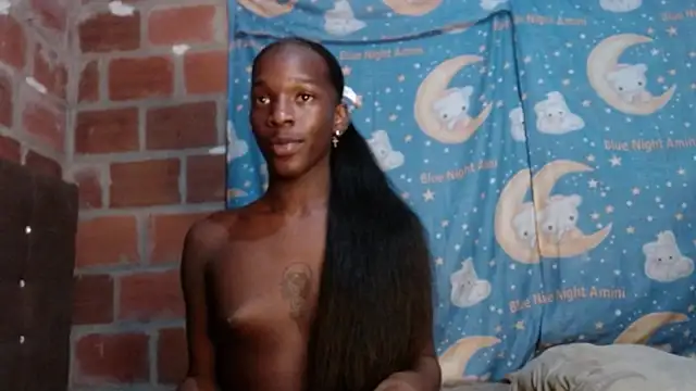 LariCroft12 online show from 01/12/25, 09:30