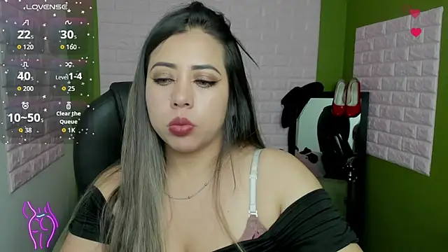 Snapshot of zahra_Jalid chatting on 11/27/25, 11:40 zahra Jalid online show from 11/27/25, 11:40