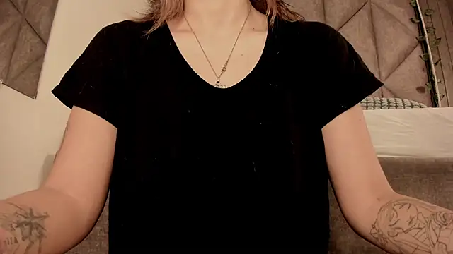 SabrinaSpell  online show from 12/15/25, 11:47