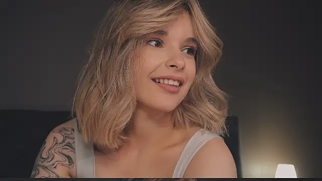 Snapshot of Bella_Alita chatting on 03/14/25, 11:22 Bella Alita online show from 03/14/25, 11:22