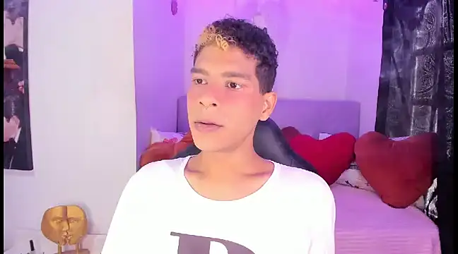 Ethan Boyy online show from 02/18/25, 05:10