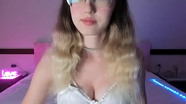 Sakura Mmio online show from 02/01/25, 12:16