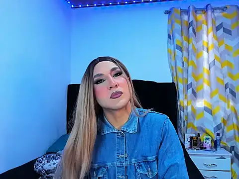 Georgina Giio online show from 11/17/25, 01:50