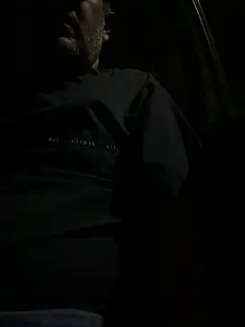 Snapshot of Inglphons chatting on 02/05/25, 03:45 Inglphons online show from 02/05/25, 03:45