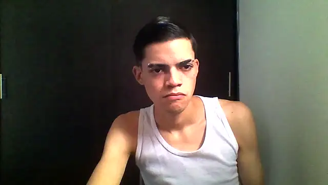 Latinos 2001 online show from 05/14/26, 02:35
