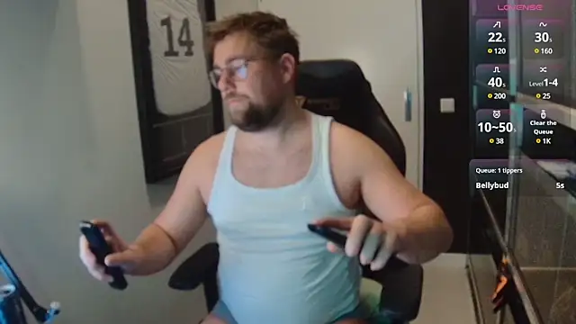 Snapshot of justinitt chatting on 02/23/25, 06:12 justinitt online show from 02/23/25, 06:12